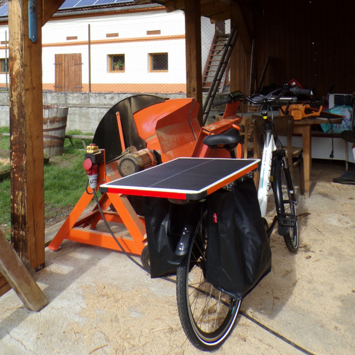 Chargeur solaire pour vélos électriques - CycloSun Daily Chargeur solaire pour vélos électriques - CycloSun Daily