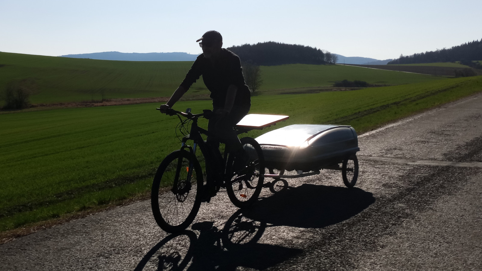 CycloSun Capsule Solar Trailer For Electric Bikes