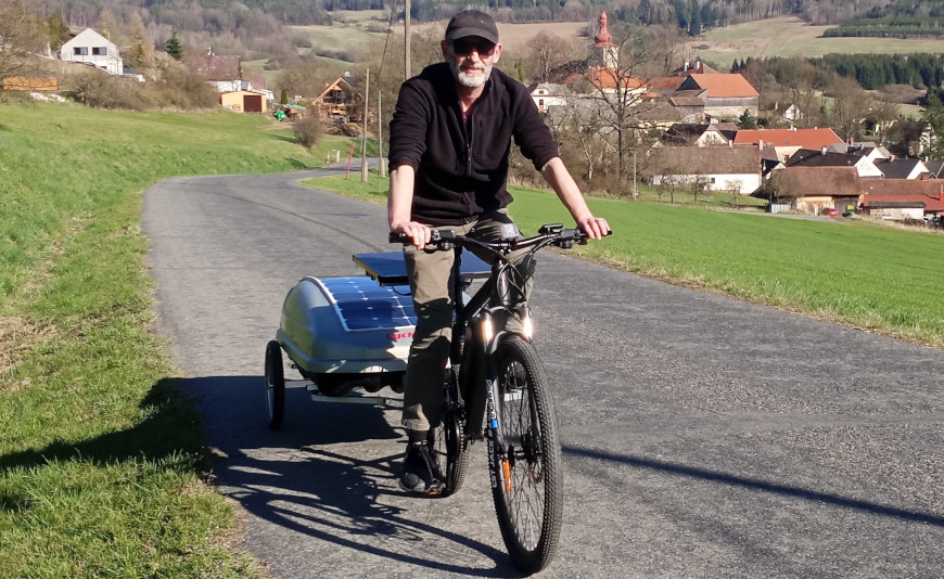 CycloSun Capsule Solar Trailer For Electric Bikes